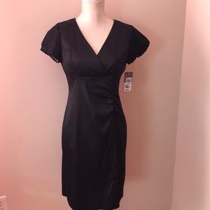 4P Donna Ricco Black Stretchy Satin Dress